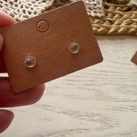 FASHION ROPE DETAIL G STUDS - Picture 4 of 4